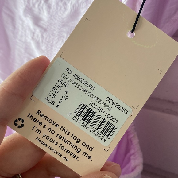 Missguided crinkle dress with side cut outs in lilac - Picture 11 of 13